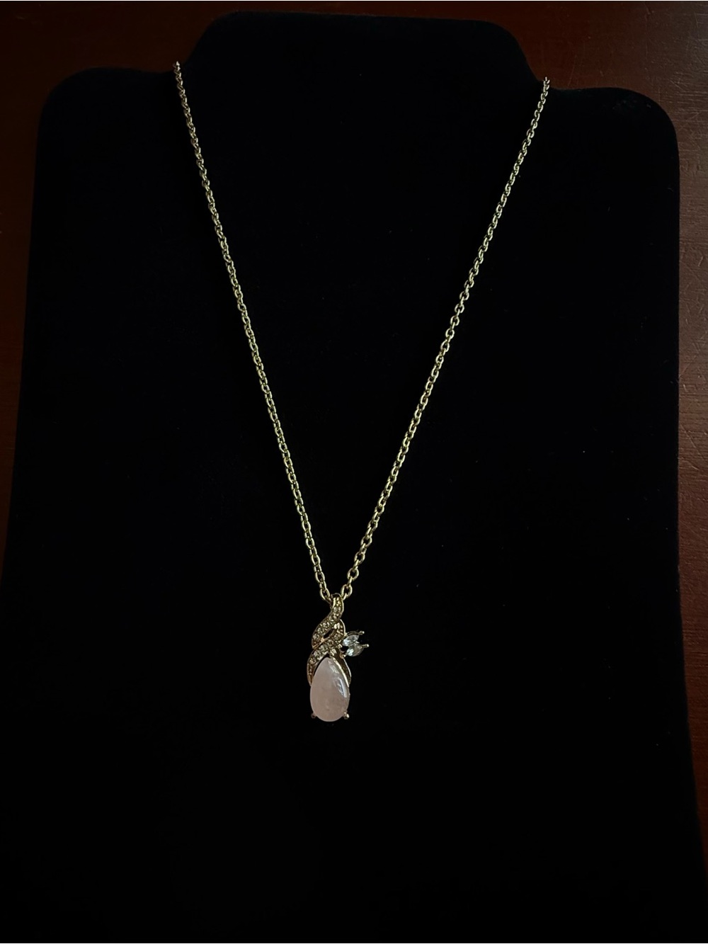 Gold Chain Necklace with Rose Quartz Pendant